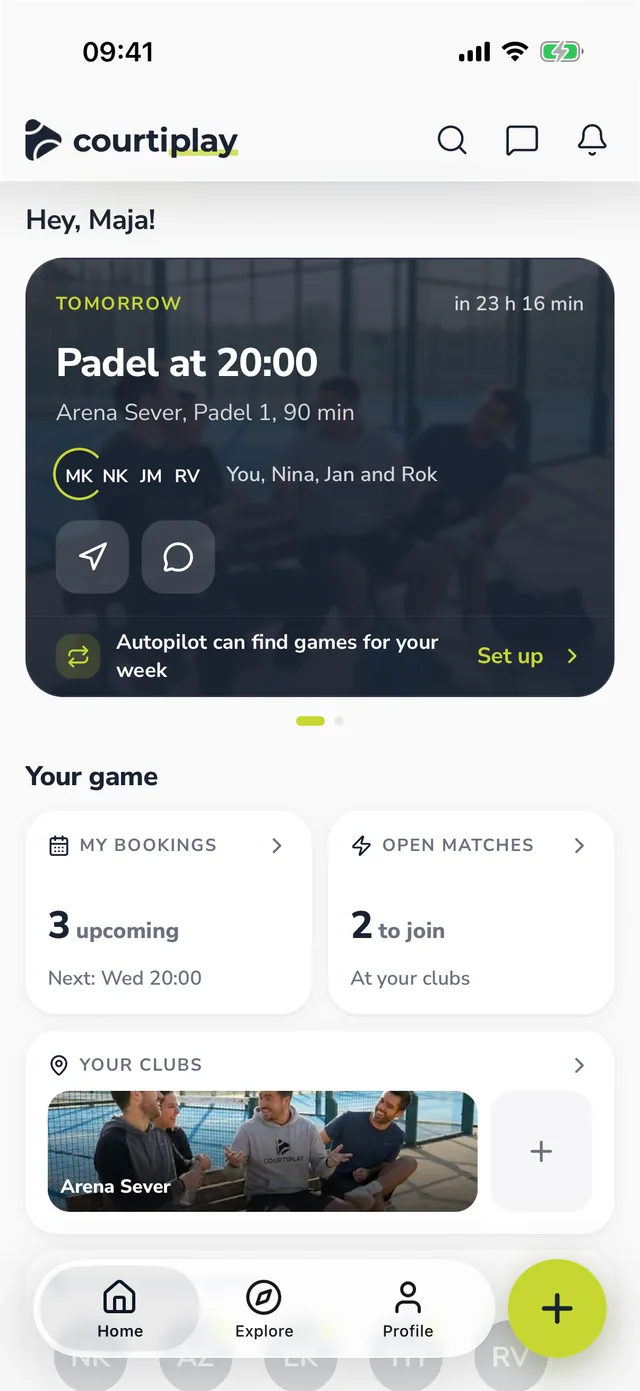 Courtiplay app home screen with the player's usual game, upcoming bookings and open matches